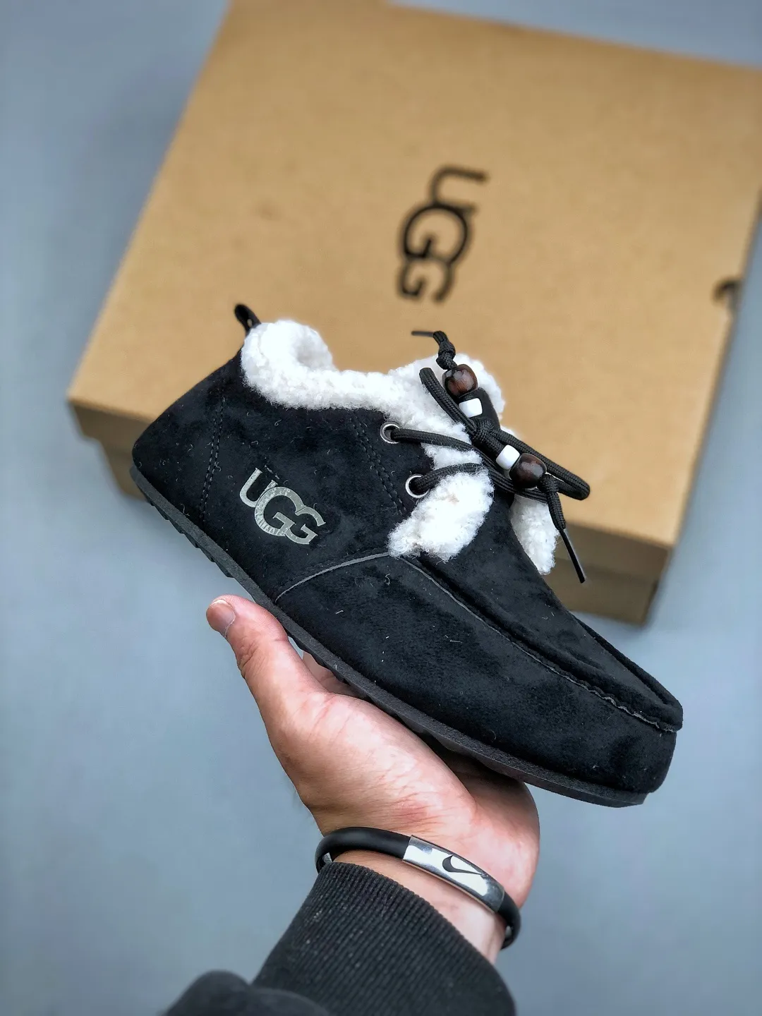 💰260 supports store Z UGG2025ss official website latest hanni thick sole, I love it so much, and it is very light and easy to wear. When paired with socks, it has a super sweet girly feel. Dopamine color, full of vitality, really super girl ~ fall in love at a glance, original upper material, original outsole, soft and comfortable on the feet, versatile, long legs in seconds, a must-have summer item Code number: 35-40